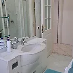 Oxi Oda ve Kahvaltı Modena